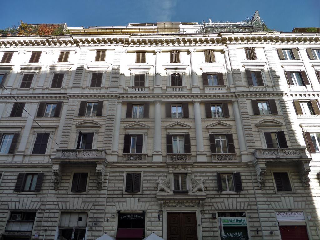 325 Rooms Ai Fori Rome Exterior photo