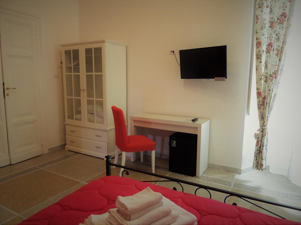 325 Rooms Ai Fori Rome Exterior photo